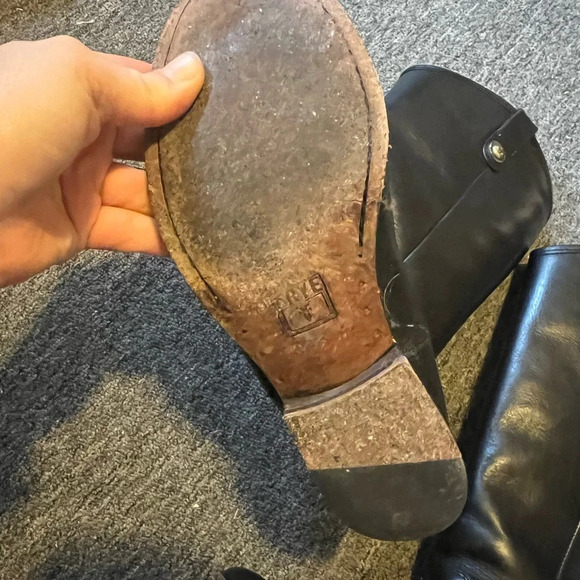 Frye Melissa Button Lug Equestrian-Inspired Boots, size 6 - Picture 6 of 9